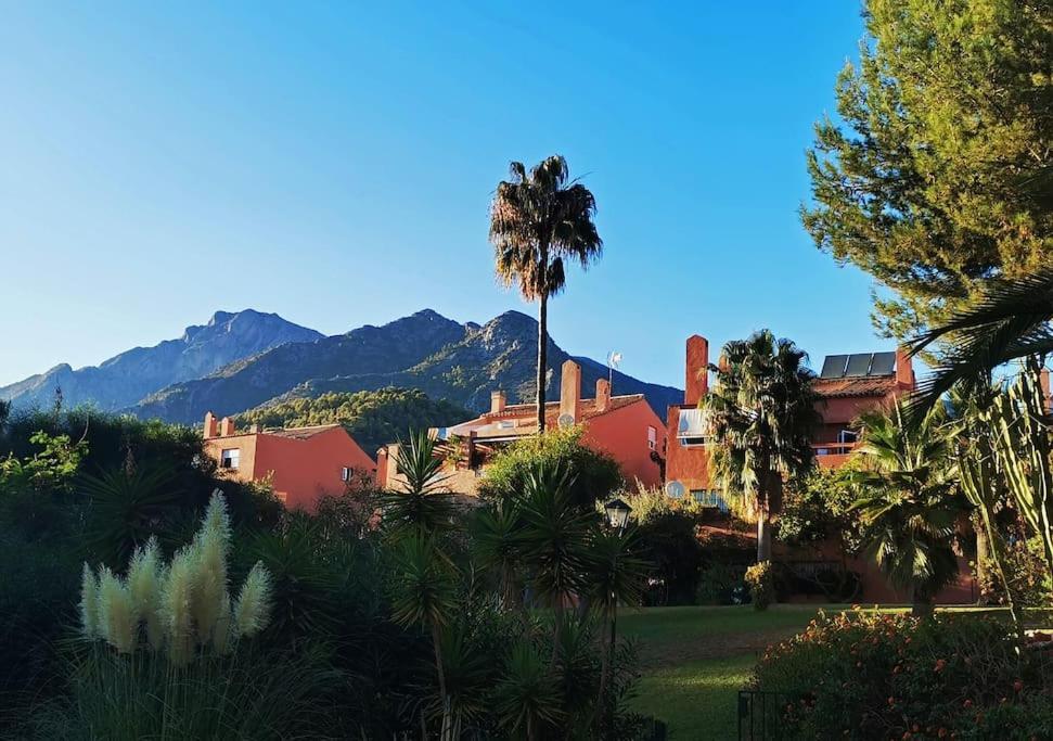 Sea Views Penthouse In Placid Natural Setting Appartamento